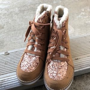 GAP Shoes - Gap kids Girls size 13 lumber jack style booties GAP Shoes - Gap kids Girls size 13 lumber jack style booties